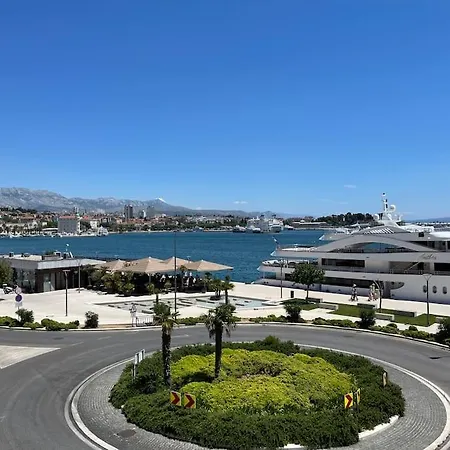 Lala Amazing Sea View شقة *