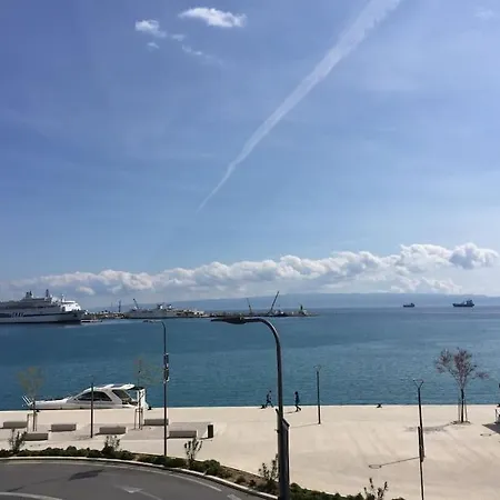 Lala Amazing Sea View شقة *